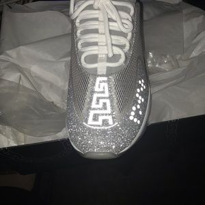 Versace chain reaction